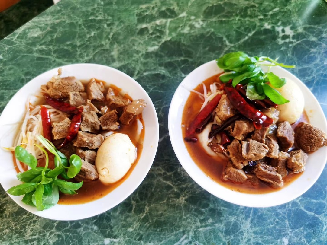 终于吃到老家的特色美食牛肉板面🍜