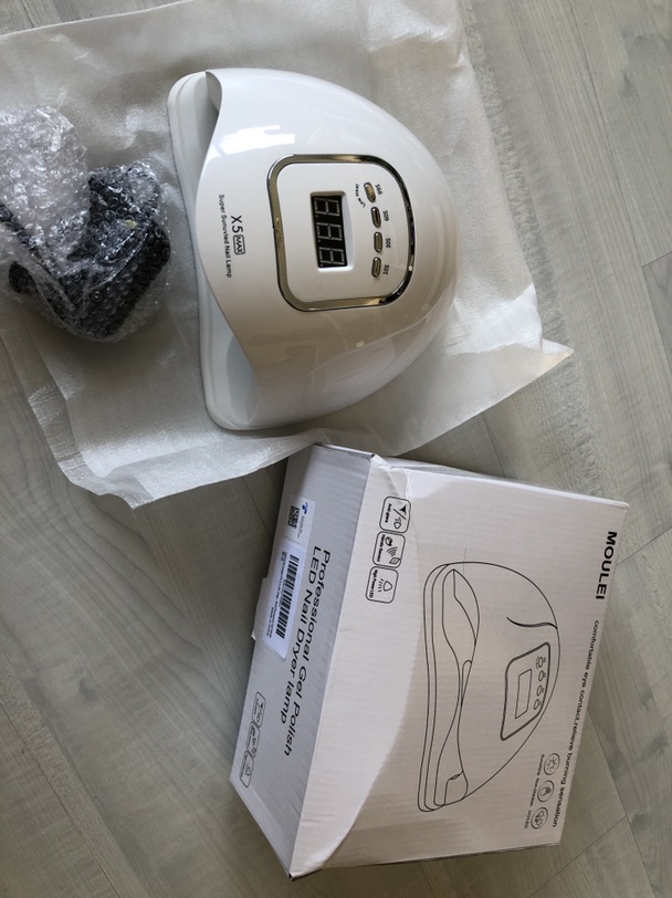 巴黎 出闲置美甲灯，加湿器，台灯，香薰机
