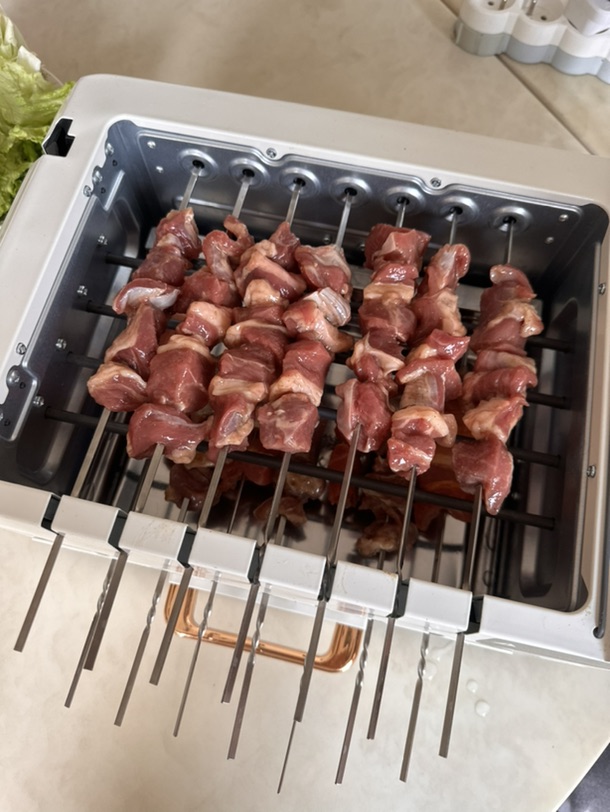 最近沉迷在家里吃羊肉串