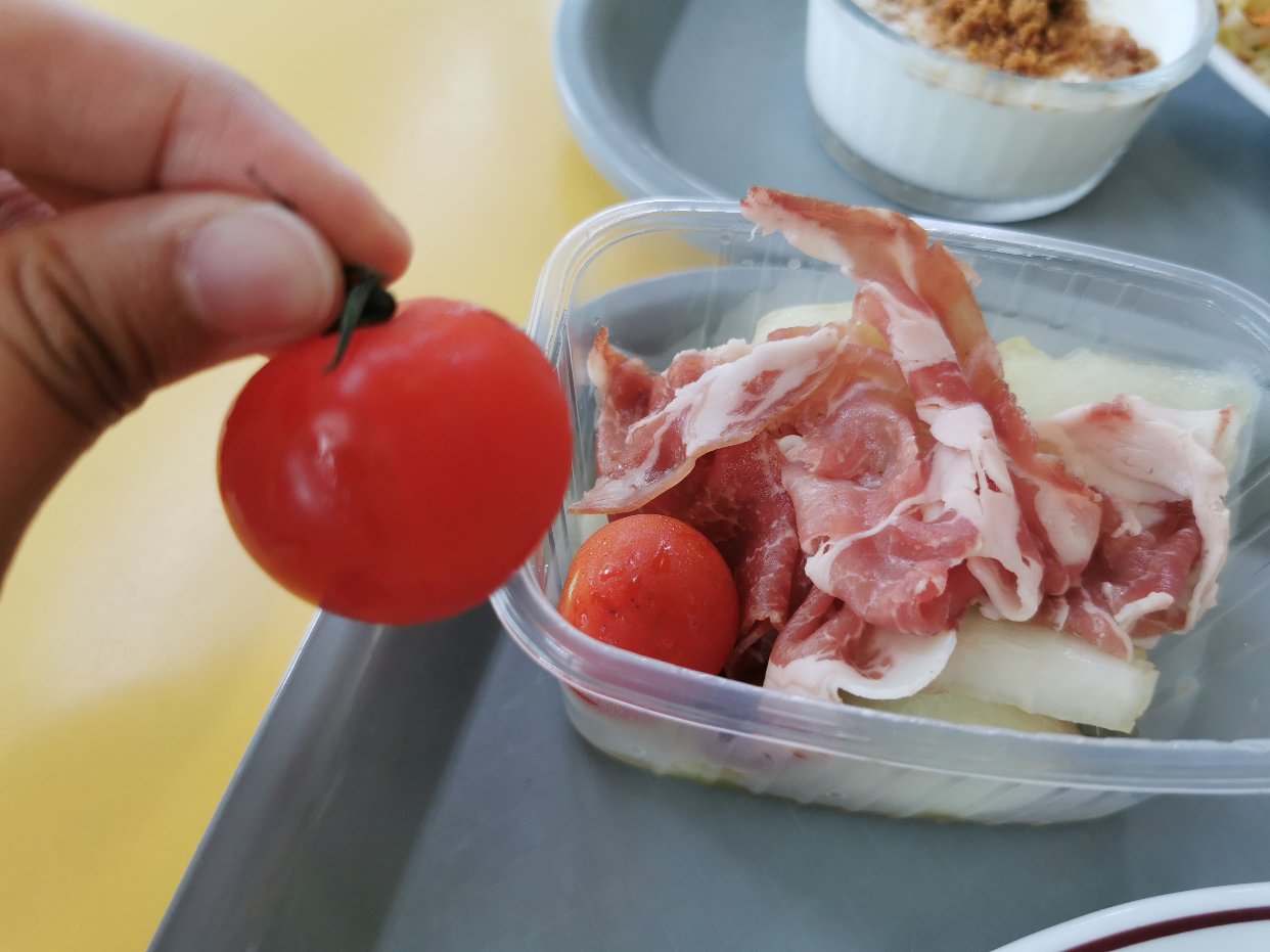 学校食堂 | 香瓜配火腿！？