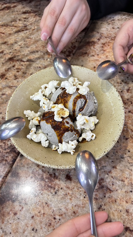 油泼辣子黑芝麻冰淇淋