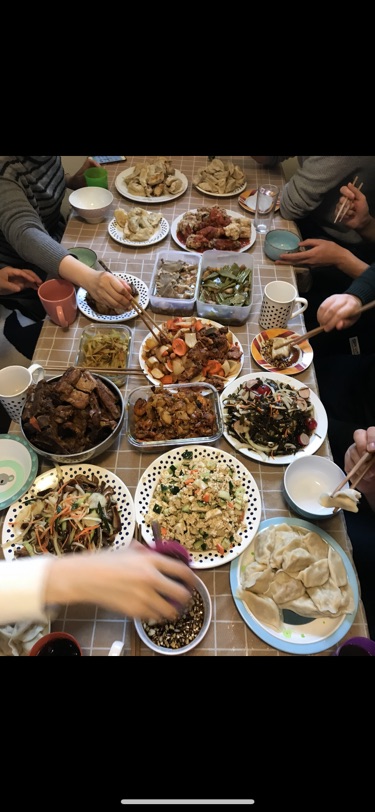 圣诞餐桌，年底了要大吃一顿