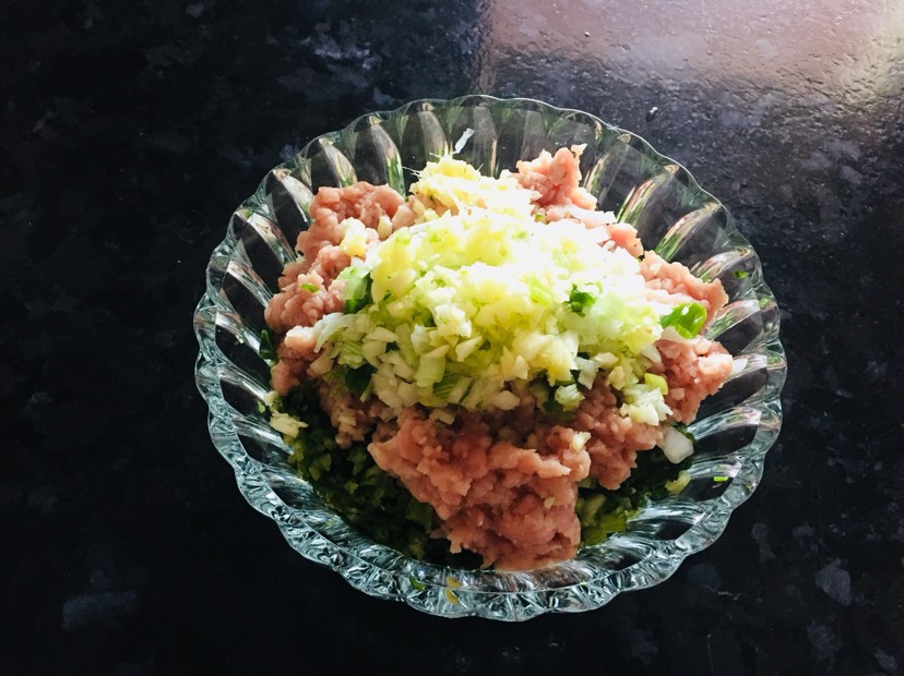 做一些饺子，礼尚往来