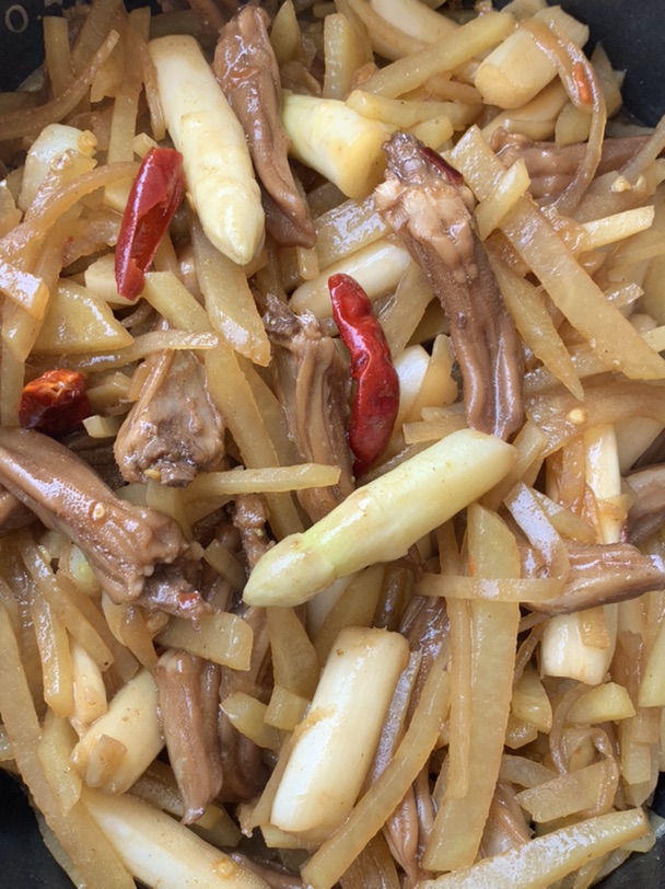 去炒土豆丝吧!去炒不被定义的土豆丝吧!