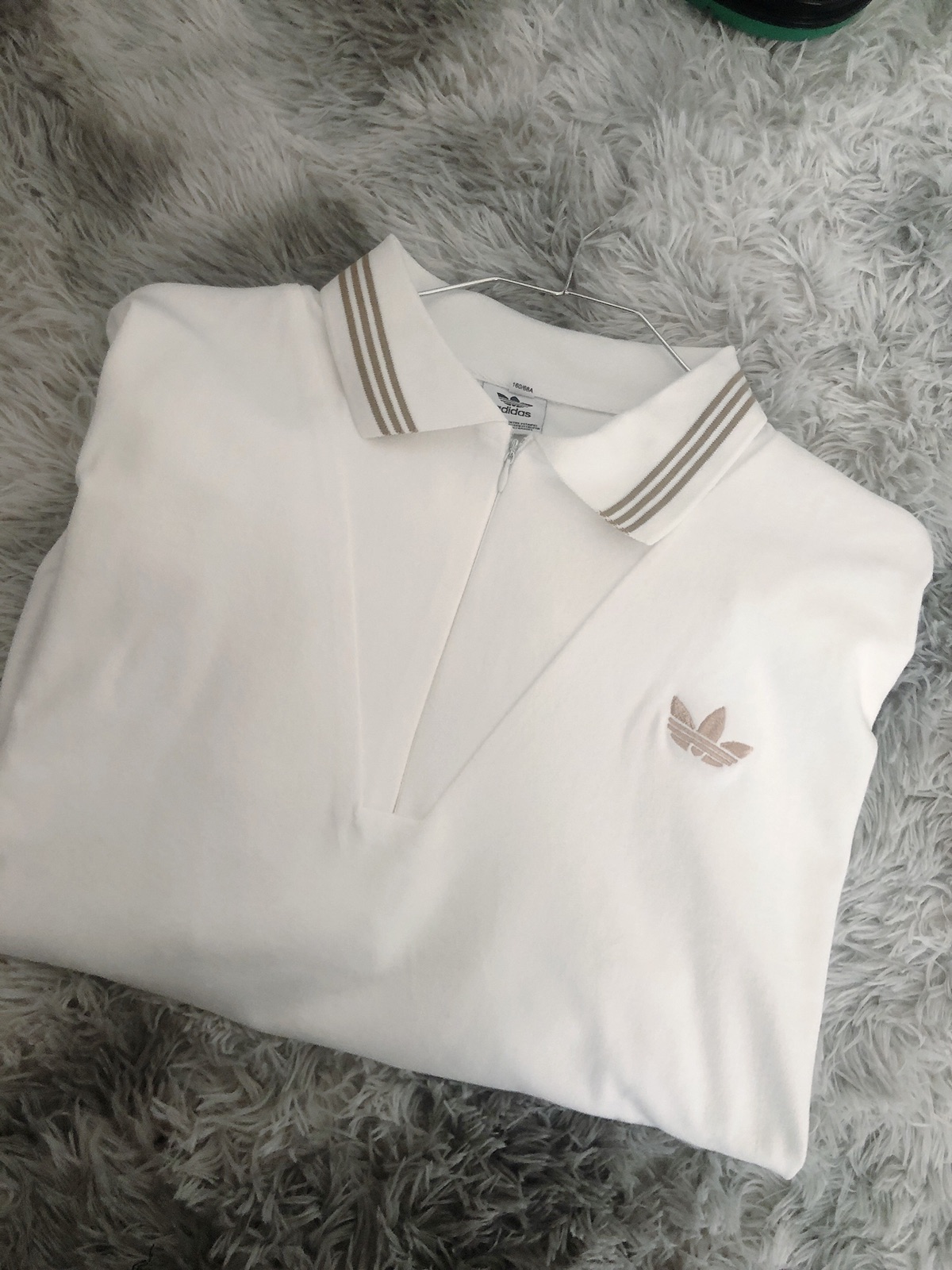 Adidas白卫衣