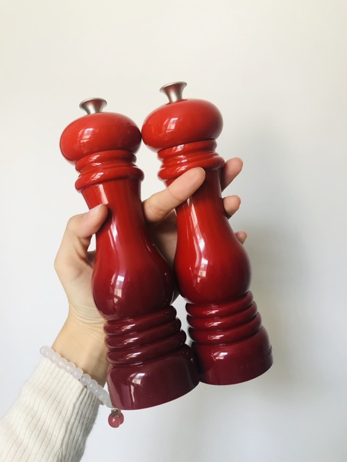 入手了le creuset的胡椒研磨瓶