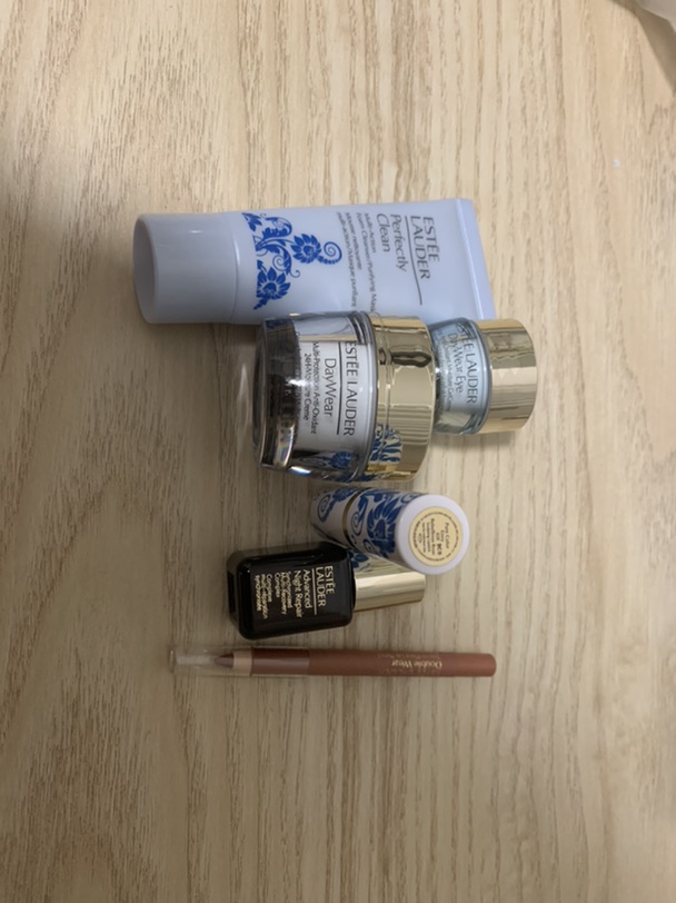 出雅诗兰黛护肤品