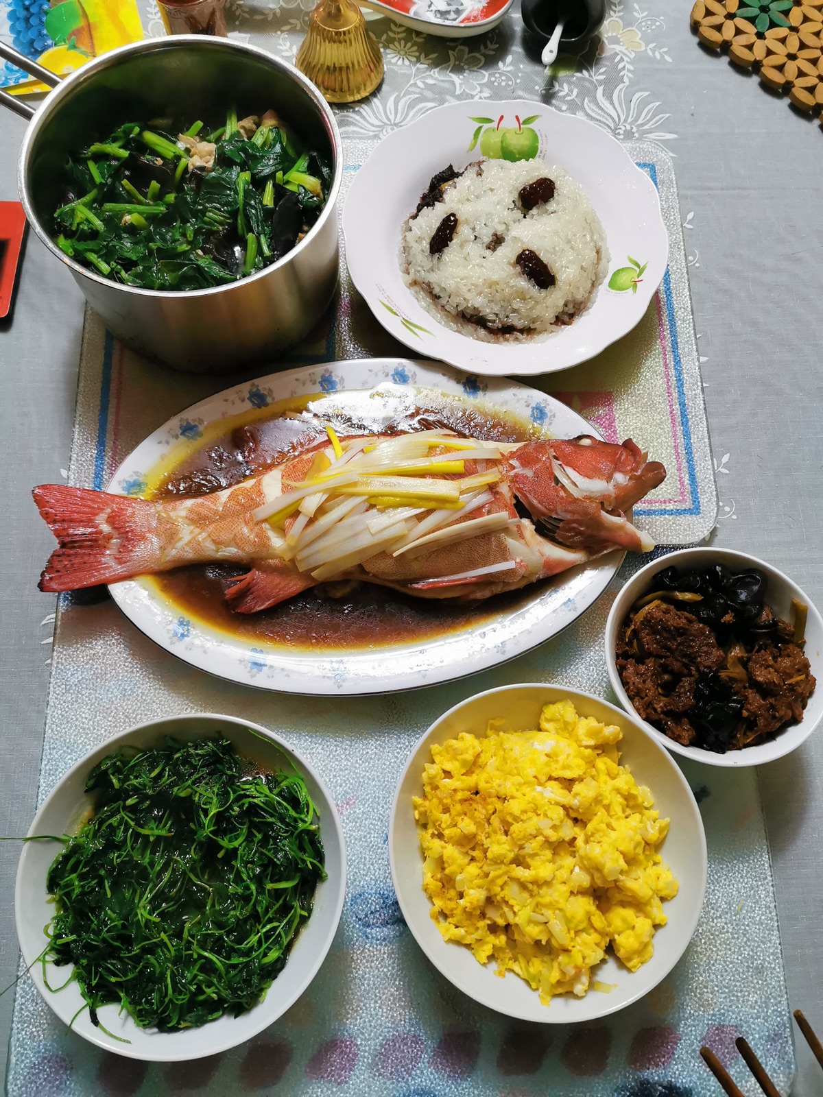 8年后又一次在家的年夜饭