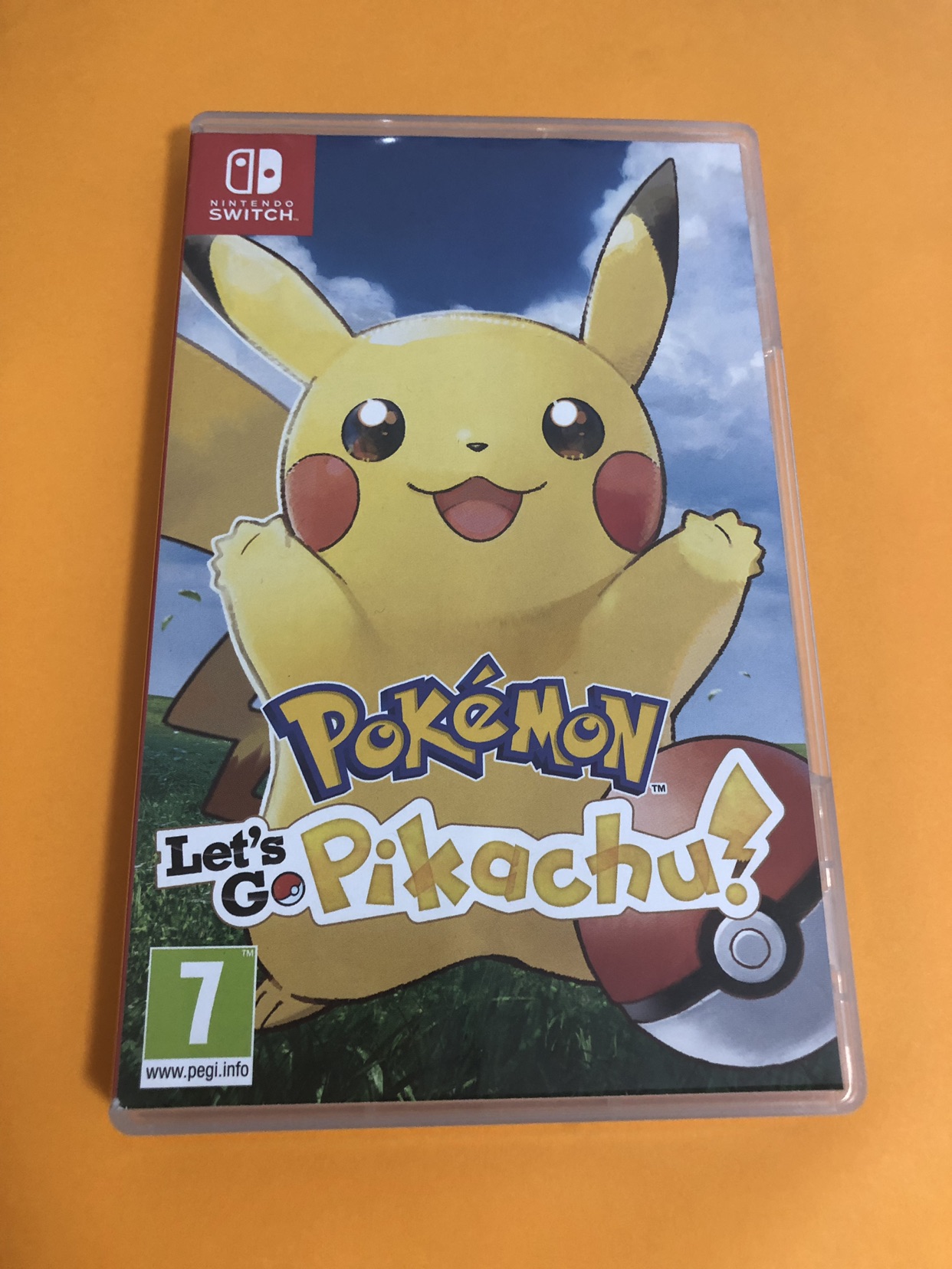 出三个switch游戏卡带