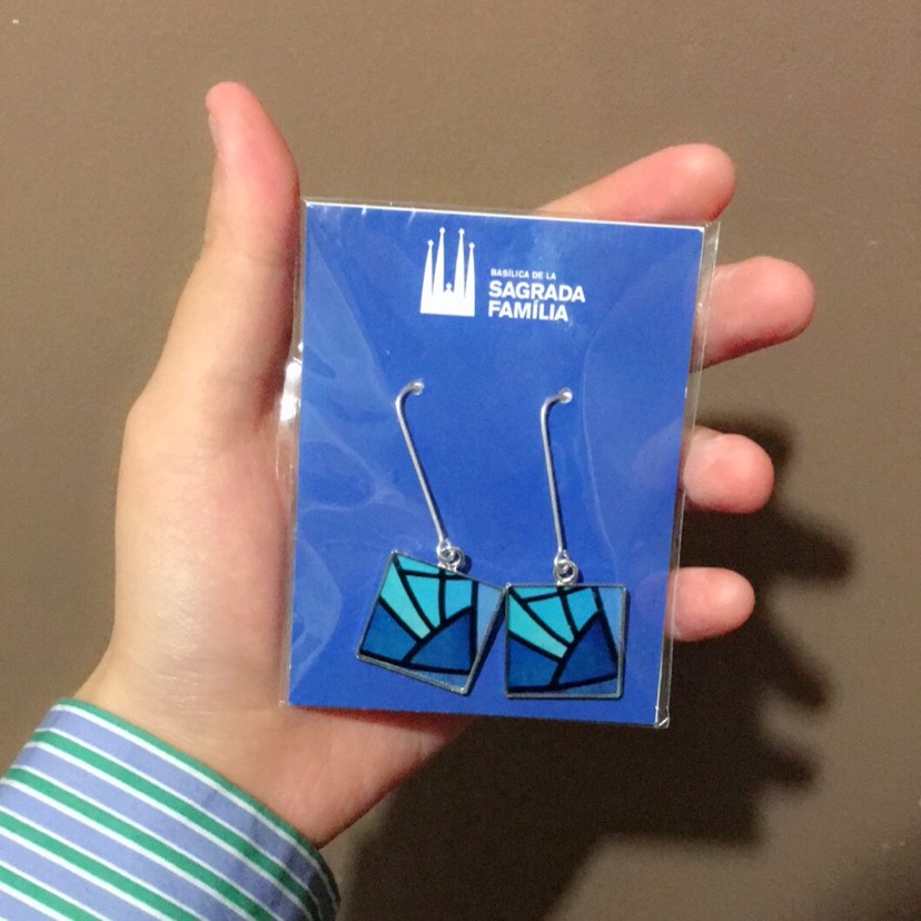 巴塞罗那圣家堂琉璃窗的同款耳环🌌