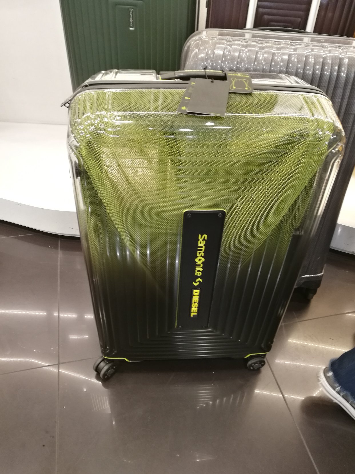 偶遇一只颜值很高的行李箱
