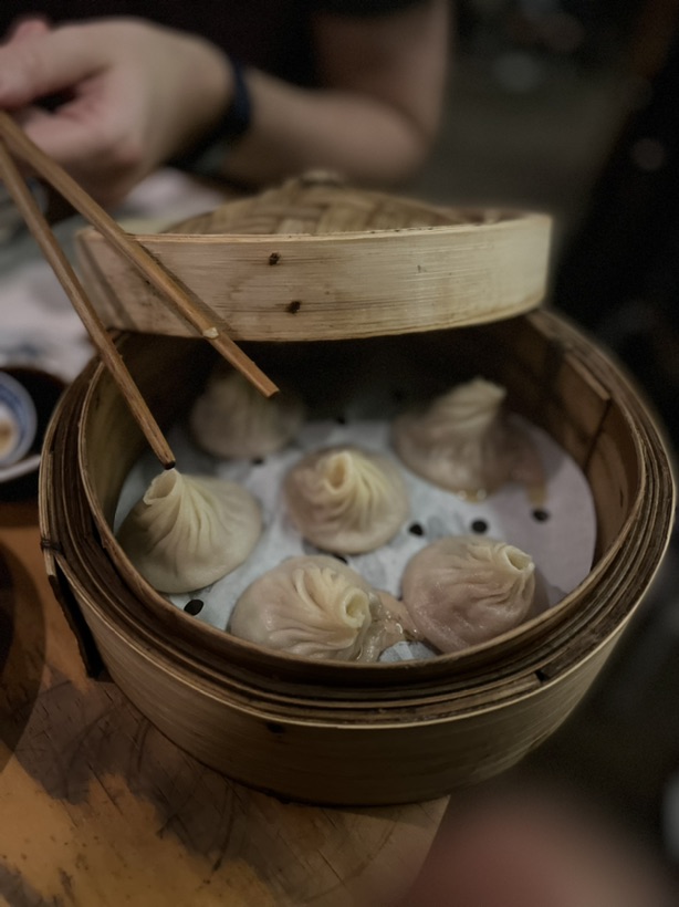 又来吃小笼包啦啦