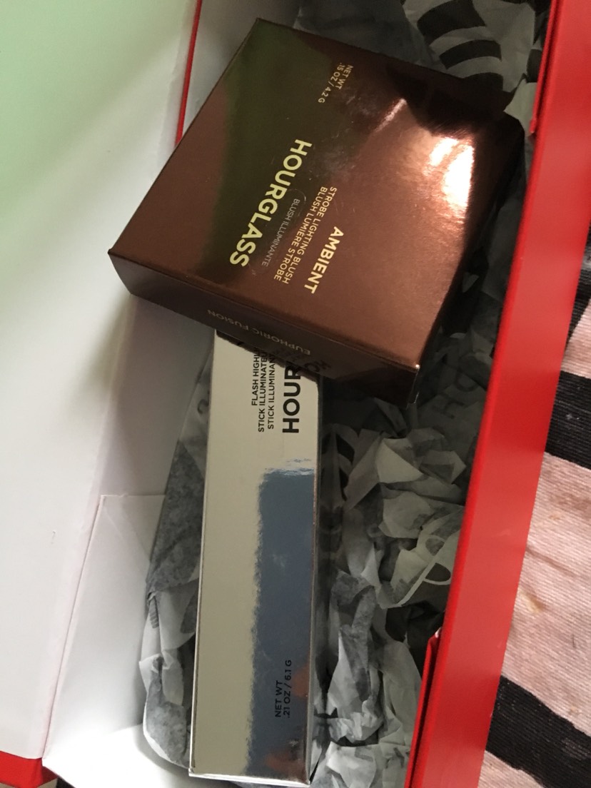 Hourglass高光棒和五花肉腮红