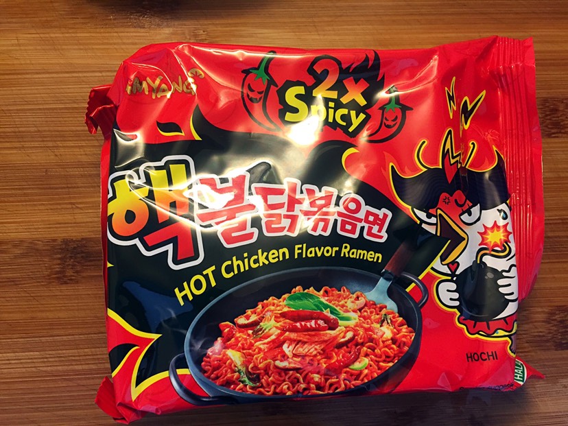 闰土实测两倍辣火鸡面🤤撸铁星人加牛肉～