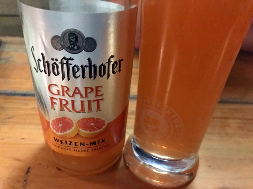 巴黎蒙马特的德国啤酒馆