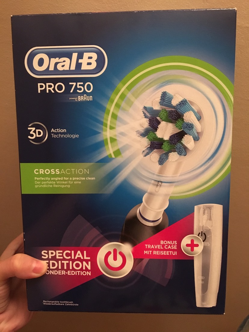 Oral-B电动牙刷