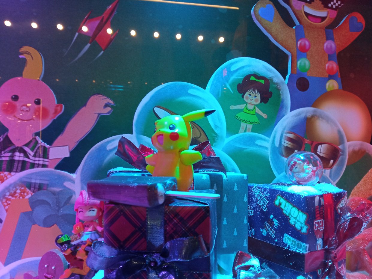 尼尼，伊尔和乱入的伊布，皮卡丘...