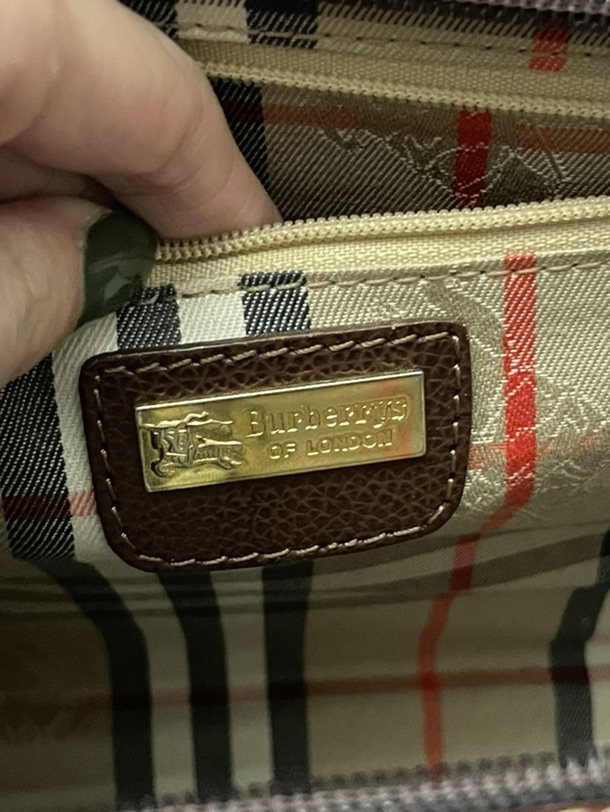出一只Burberry中古包