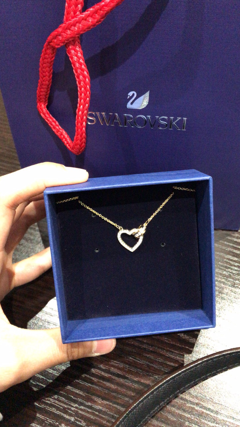 施华洛世奇，店铺，买二送一🎉