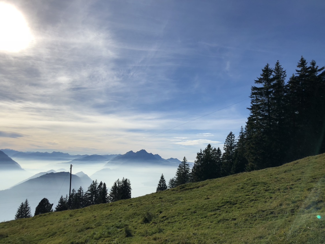Toussaint独自徒步瑞士Mount Rigi！