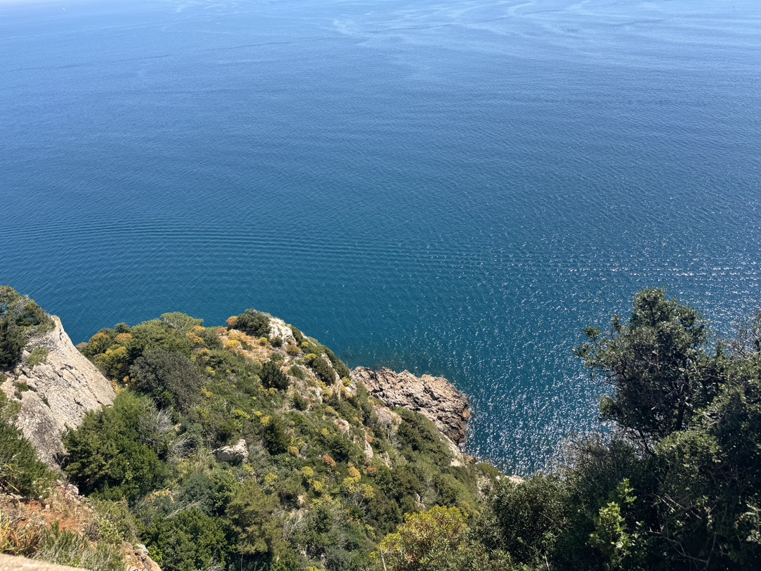 翻山越岭