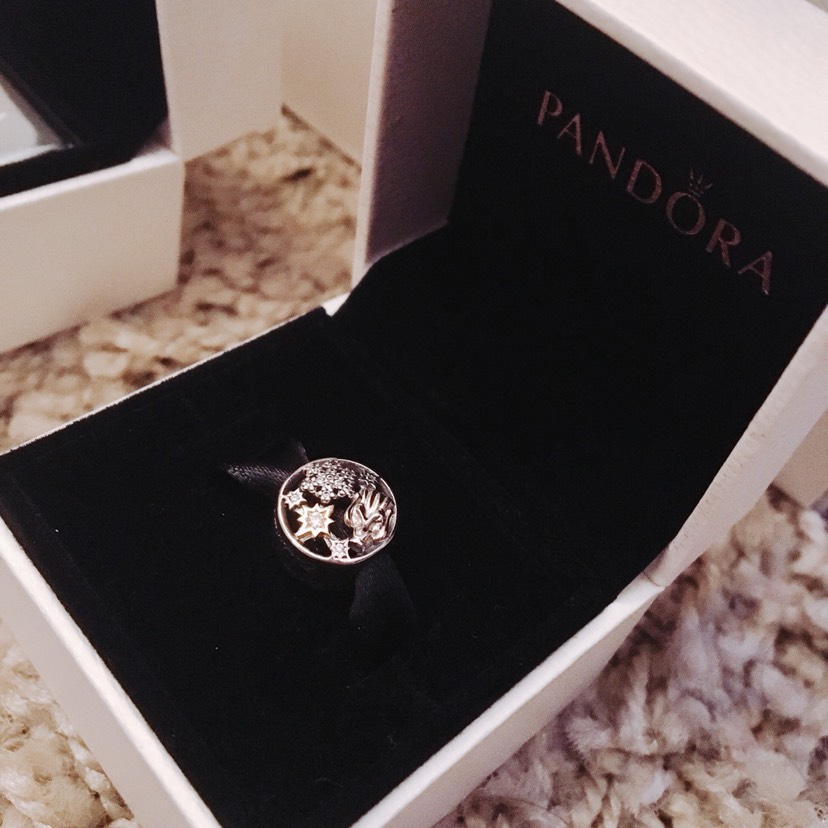 今年份Pandora的生日珠😍❤️