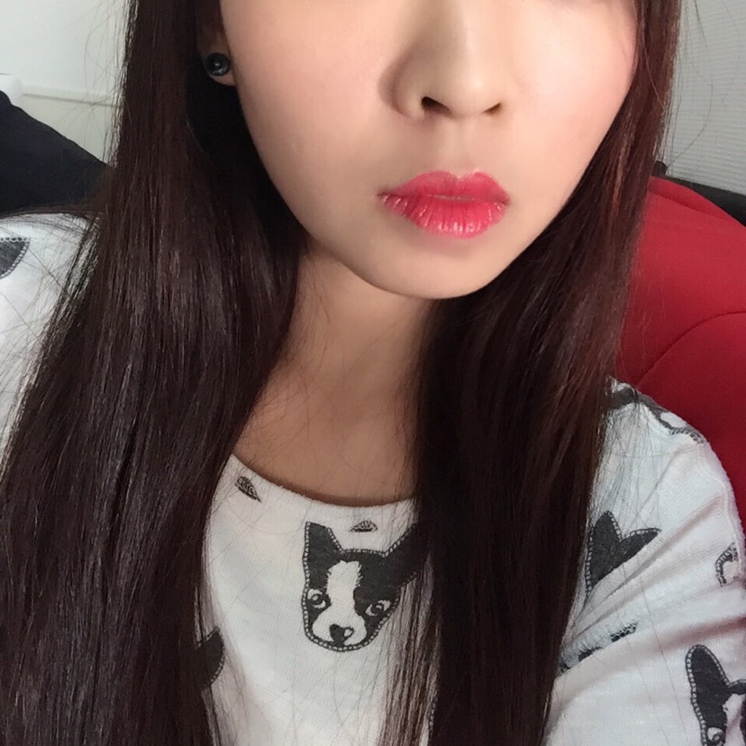 發個口紅試色就跑🙈
