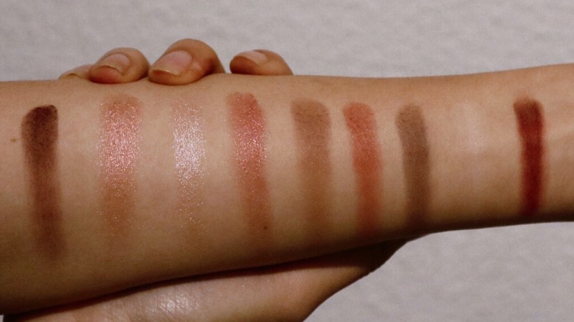 暖光灯下的huda beauty mauve