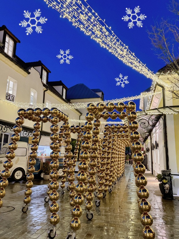 下雪天的打折村更浪漫了❄️💙✨