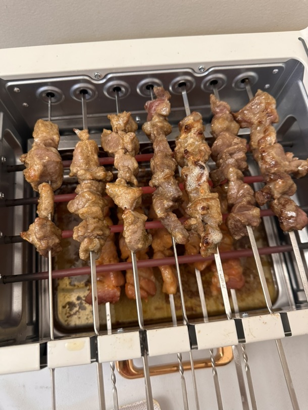 最近沉迷在家里吃羊肉串