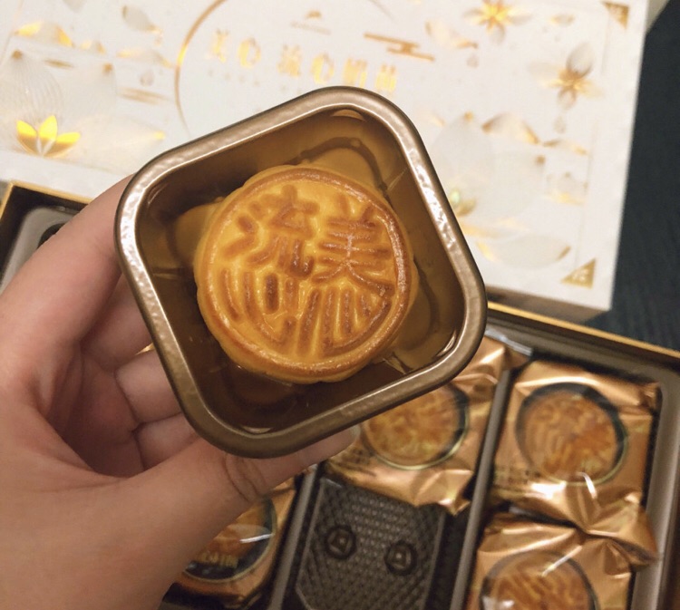 在巴黎也能买到香港美心奶黄月饼啦～