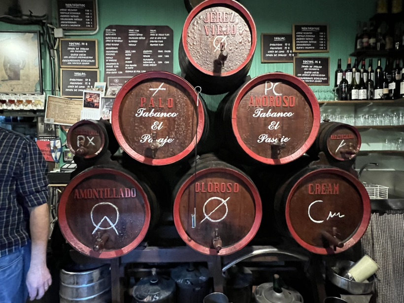 会在桌子上算账的🇪🇸小酒馆！