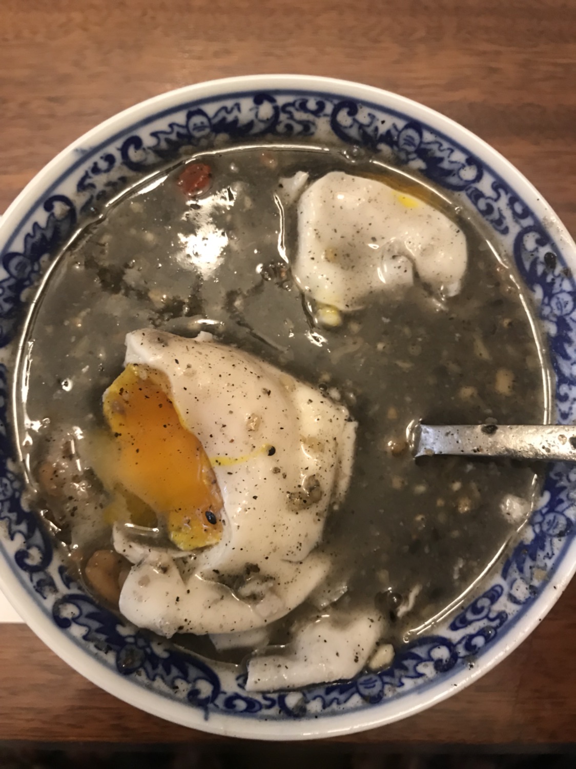 勒是雾都....