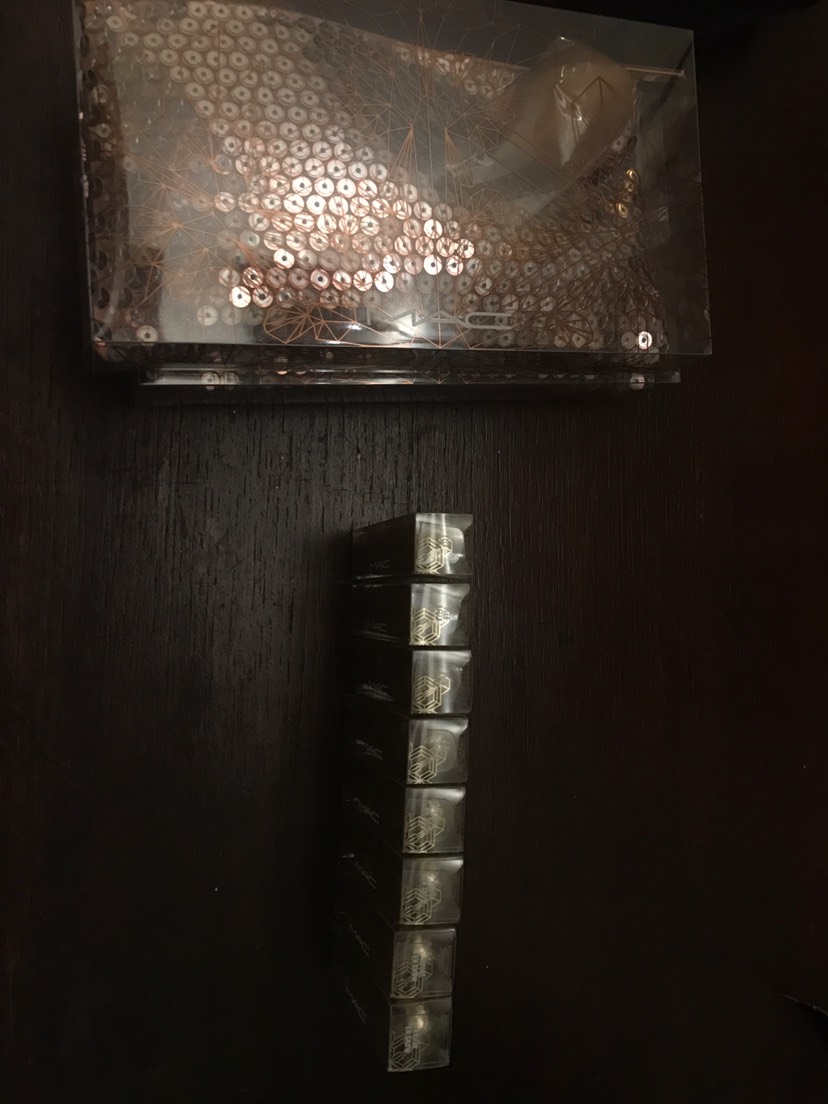 mac圣诞限量一个星期了终于送到。。
