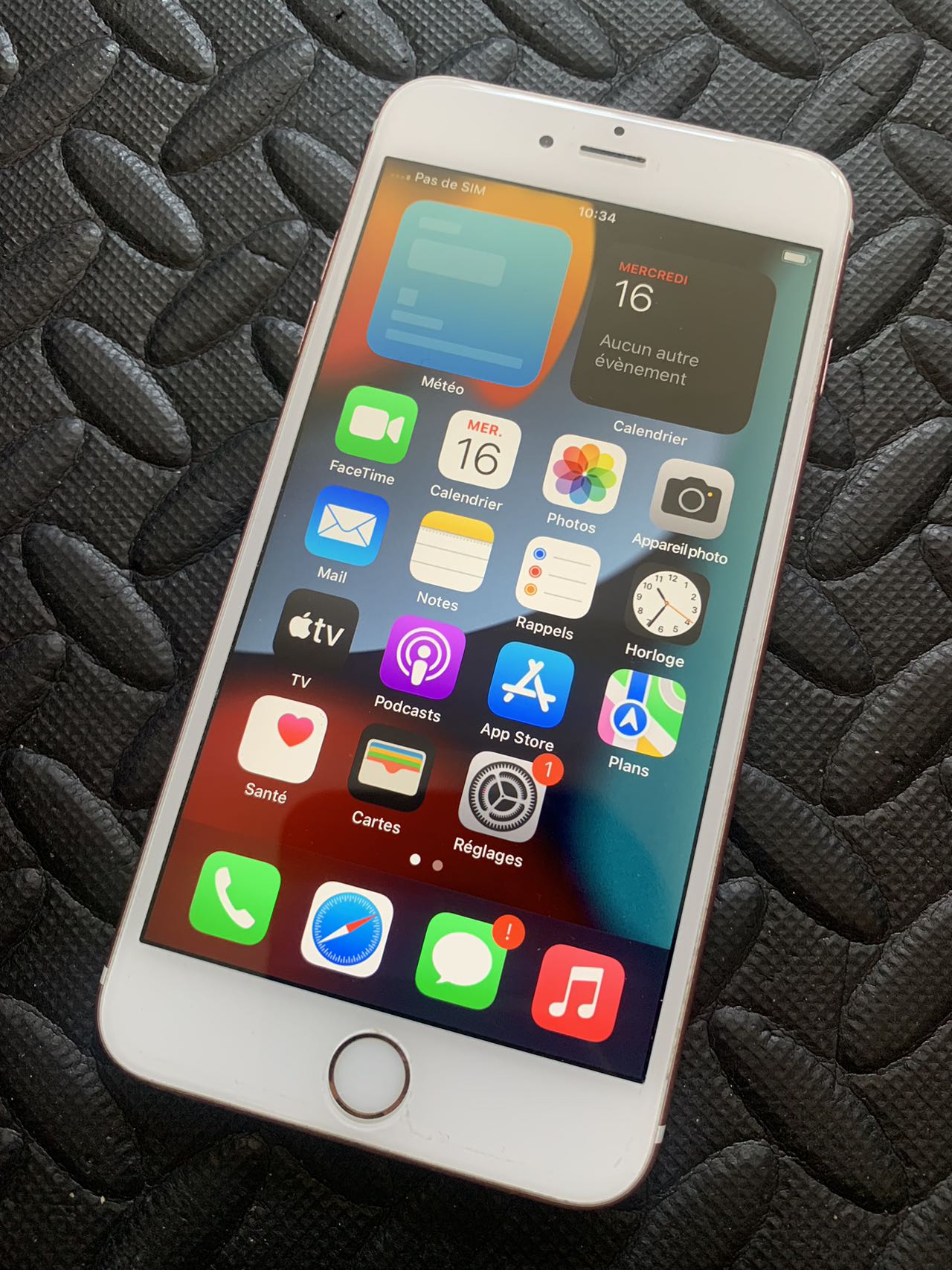 巴黎🇫🇷 95新IPhone 6s 128g 120€