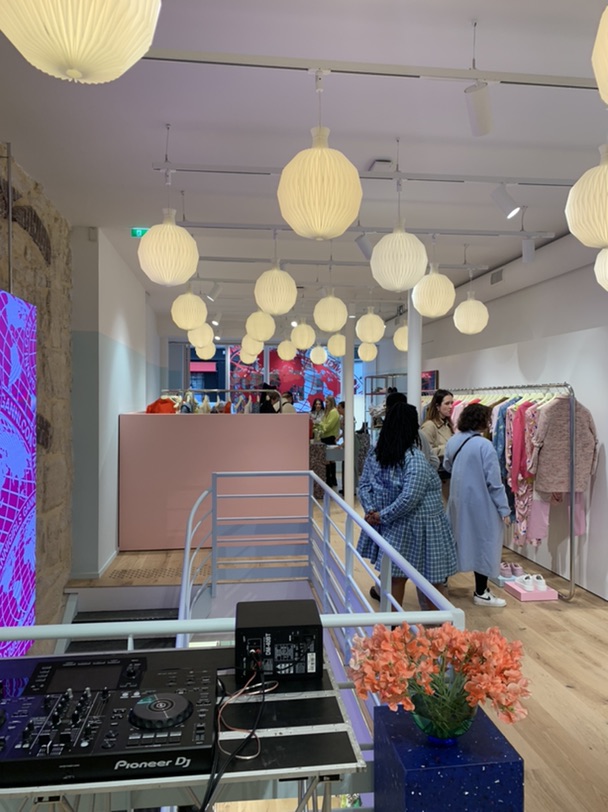 Ganni Marais 店一生黑