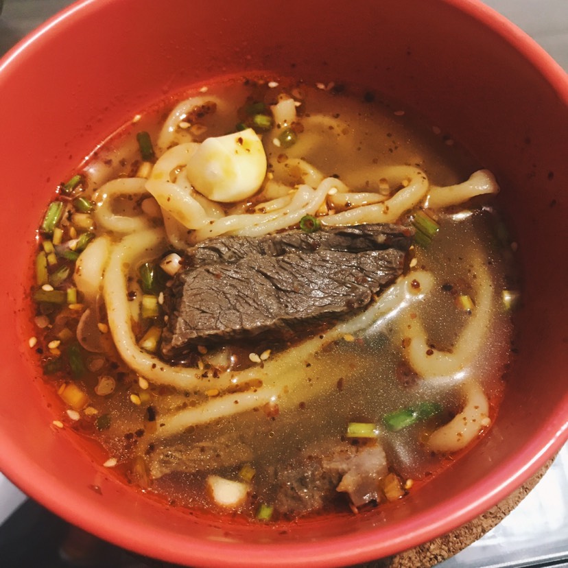 再晚吃饭都不晚·新手自制牛肉拉面🍜
