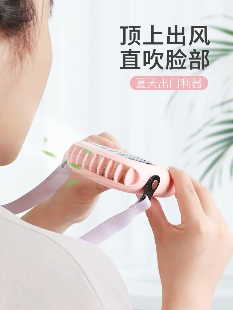 法国地铁里的好伙伴
