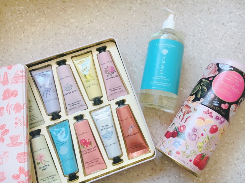 Crabtree& Evelyn瑰珀翠护手霜铁盒~