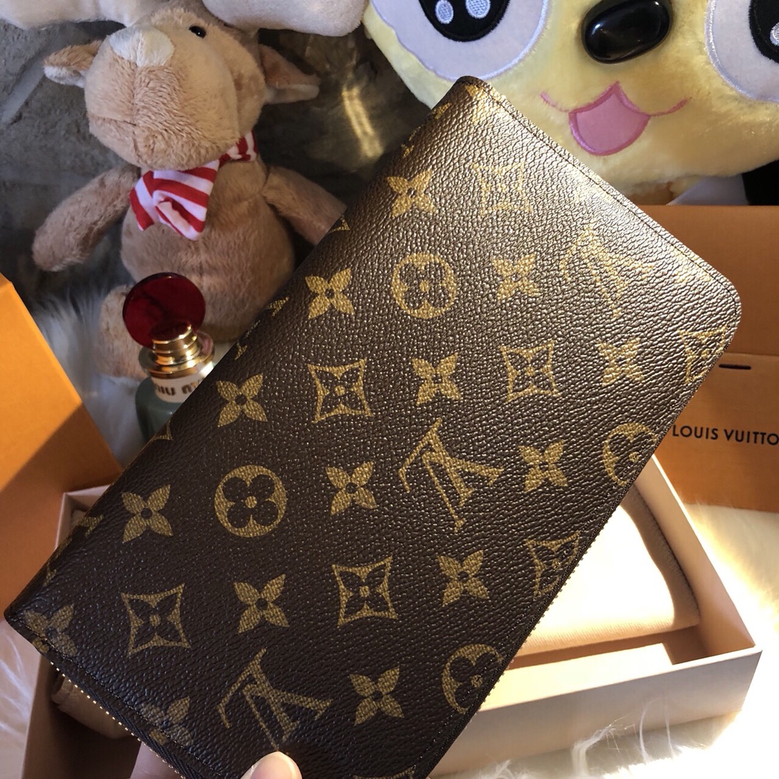 LV 男款M62581