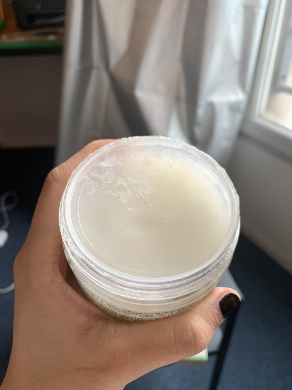 出一个全新的海盐洗发膏