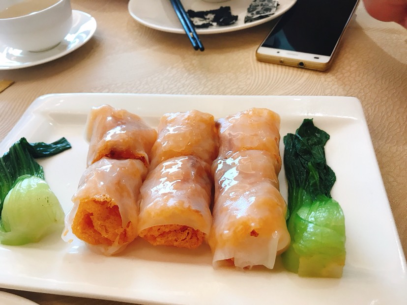 请问可发液体的转运到法国的快递！！！