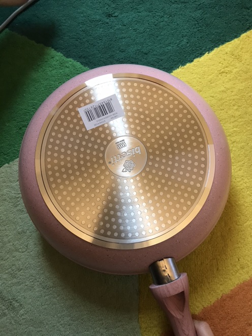 出全新粉色Bisetti锅