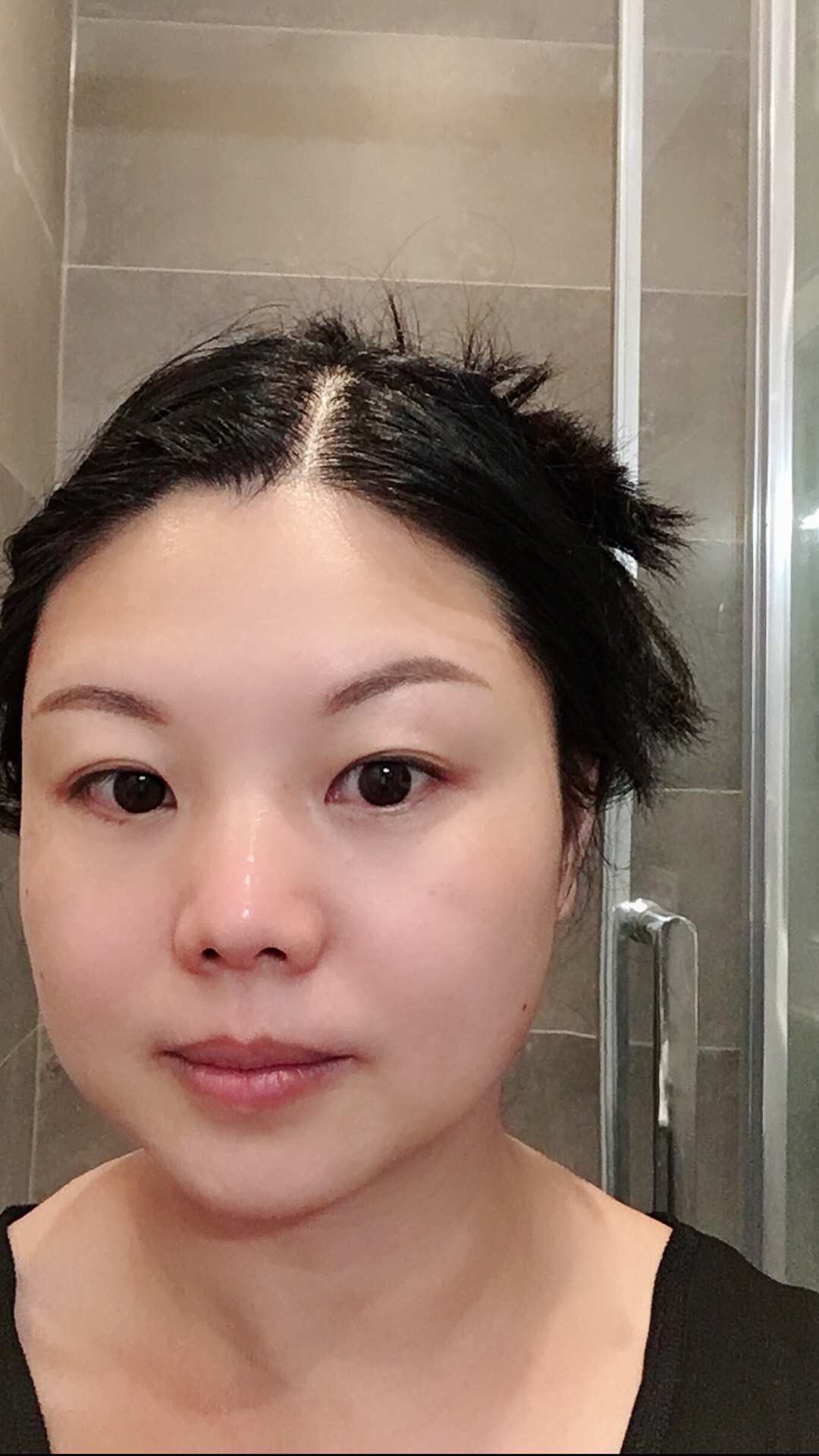 如果只能留一种护肤品的话，我就选我的Swanna玻尿酸精华了