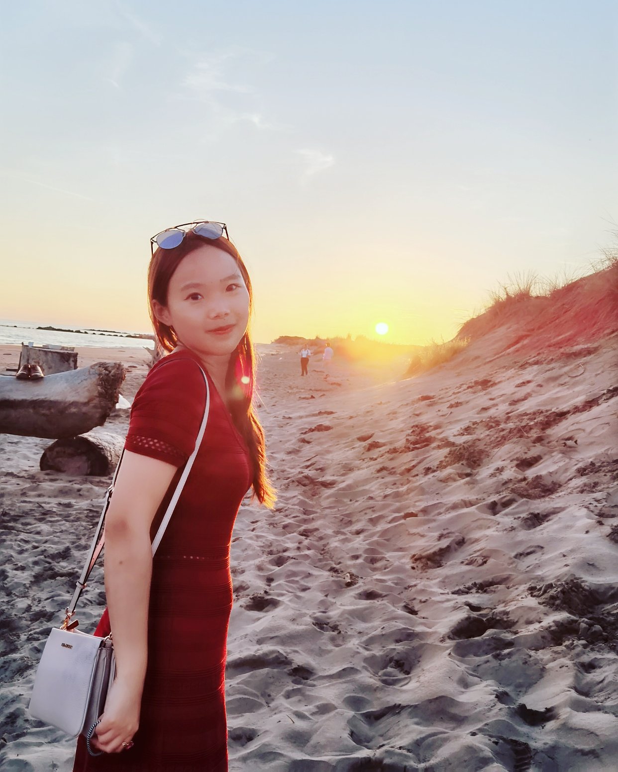 穿美美的sandro红裙参加法国朋友婚礼