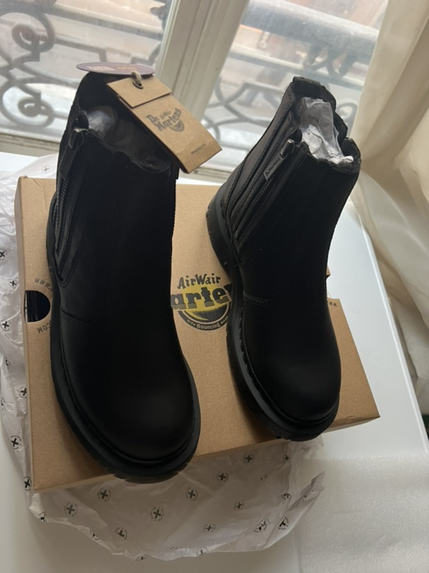 Dr. Martens工作人员是眼瞎了吗？？？
