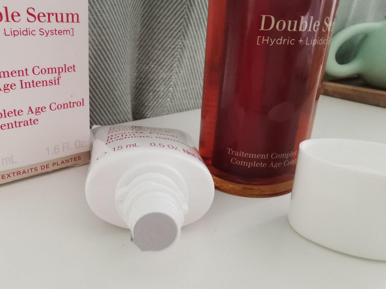 【巴黎】出娇韵诗精华50ml+面霜（未开封）50欧