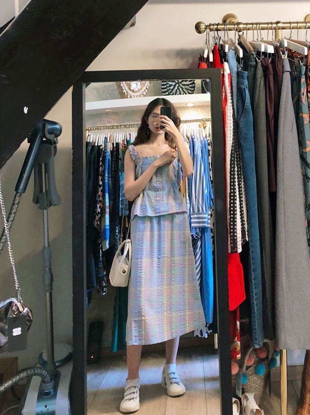 逛到一家好喜欢的韩风服装店