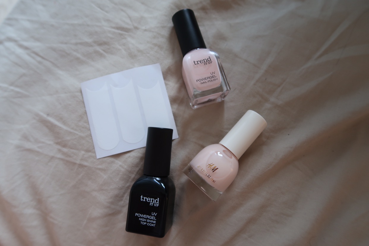 H&M BALLET BEIGE 法式美甲