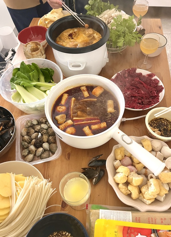 狂炫进嘴里